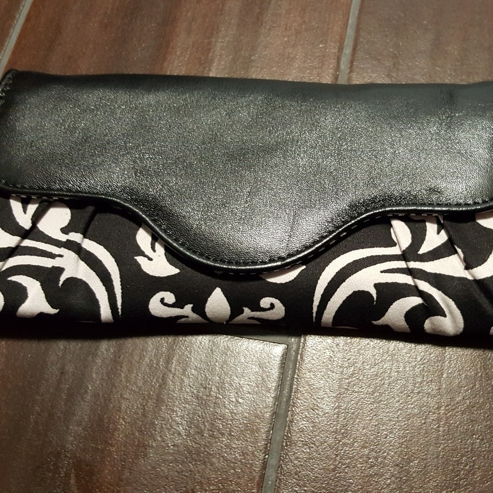 Thirty one wallet